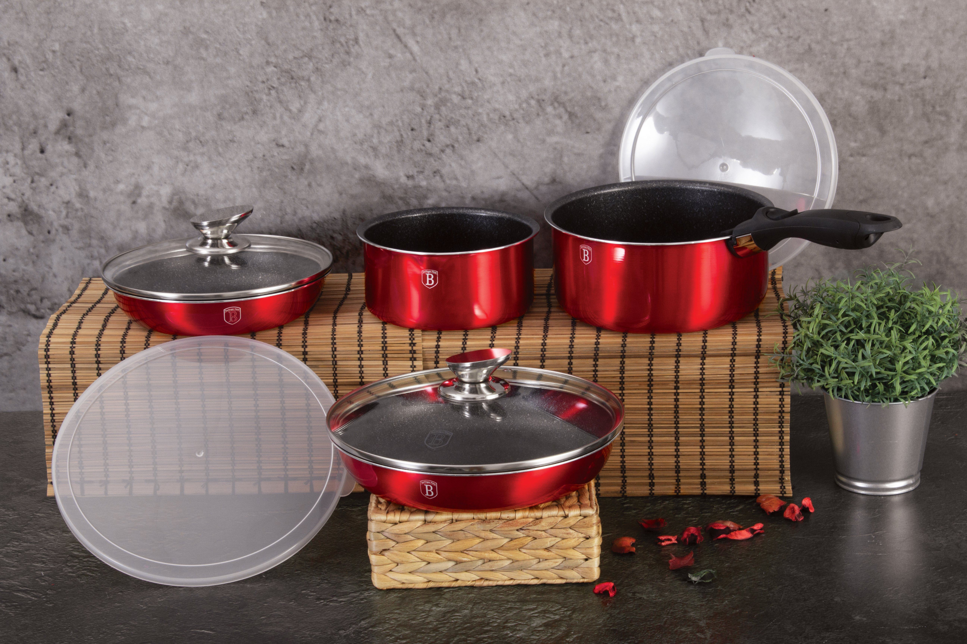9-Pieces Cookware Set with Detached Ergonomic Handle